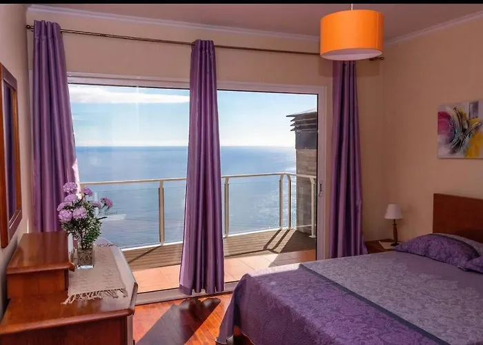 בית נופש Benoni House By Madeira Island *